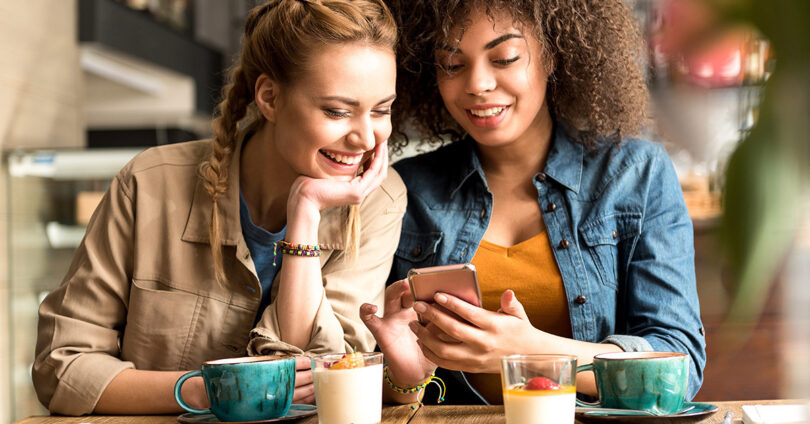 1200x628 couples phone insurance