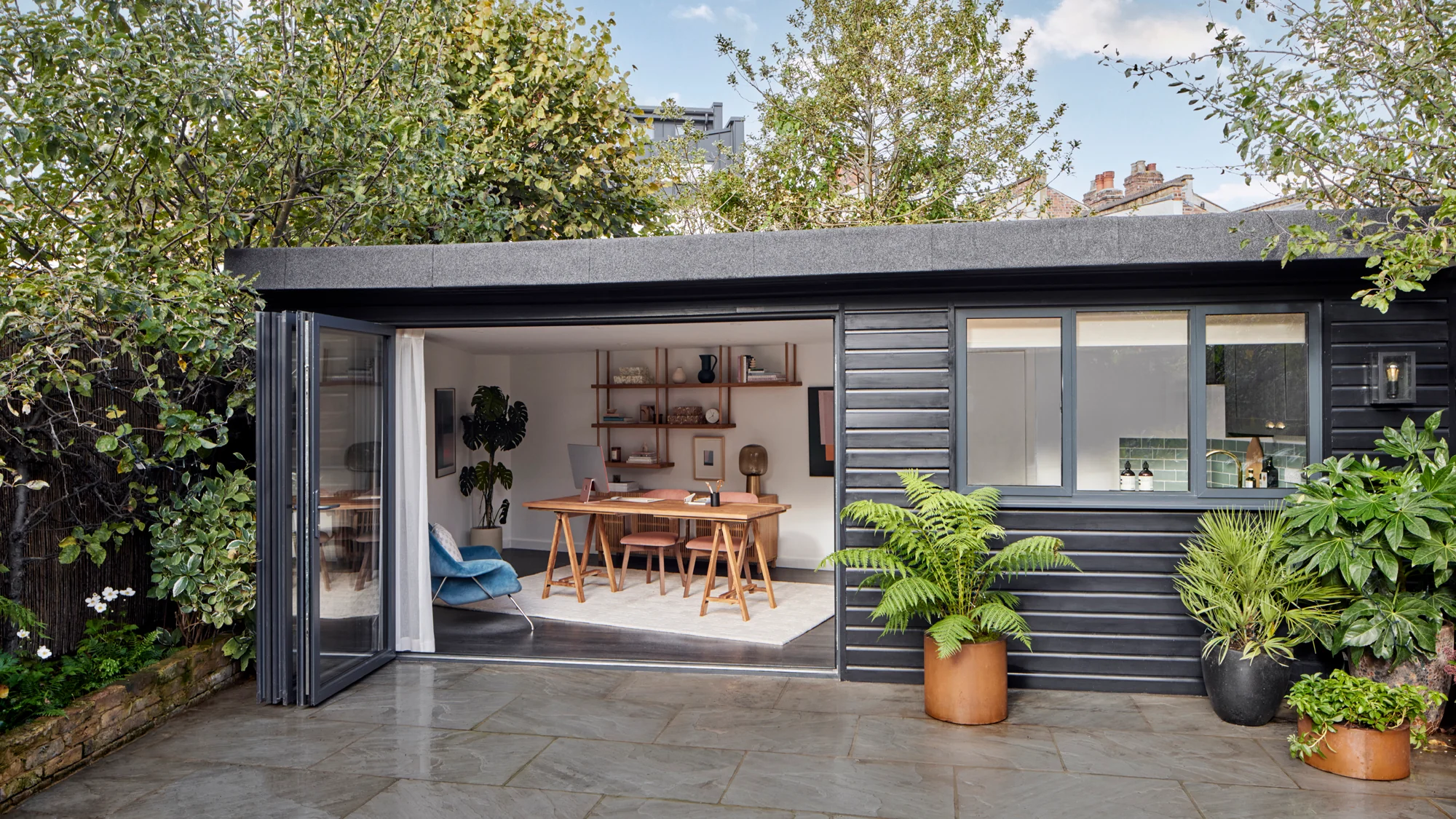 London 07.11.22 Office 00759 1