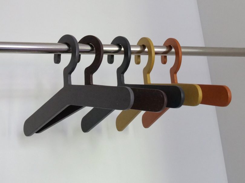 Kleiderbuegel swing fuenf farben