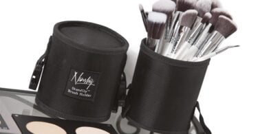 LOOKFANTASTIC Danmark er en del af den globale LOOKFANTASTIC skønhedsplatform, en af ​​de førende onlineforhandlere med speciale i hudpleje, makeup, hårpleje, parfume og skønhedstilbehør. Platformen tilbyder kunder i Danmark adgang til et bredt udvalg af internationale skønhedsmærker, moderne skønhedstrends og eksklusive produktkollektioner. Med sin brugervenlige hjemmeside, hyppige rabatter og store produktsortiment er LOOKFANTASTIC Danmark blevet en populær destination for skønhedsentusiaster, der ønsker produkter af høj kvalitet leveret direkte til deres hjem.