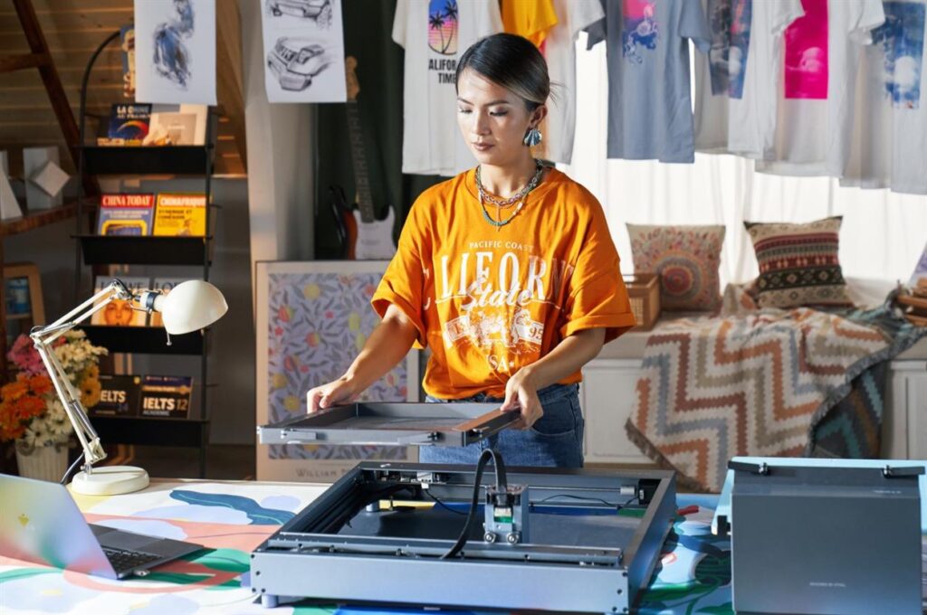 Screen Printer With Laser Engraver Shortens Process Into Hours 1